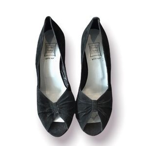 CYNTHIA ROWLEY Vintage Y2K Black Suede Peep Toe Pumps Size 11